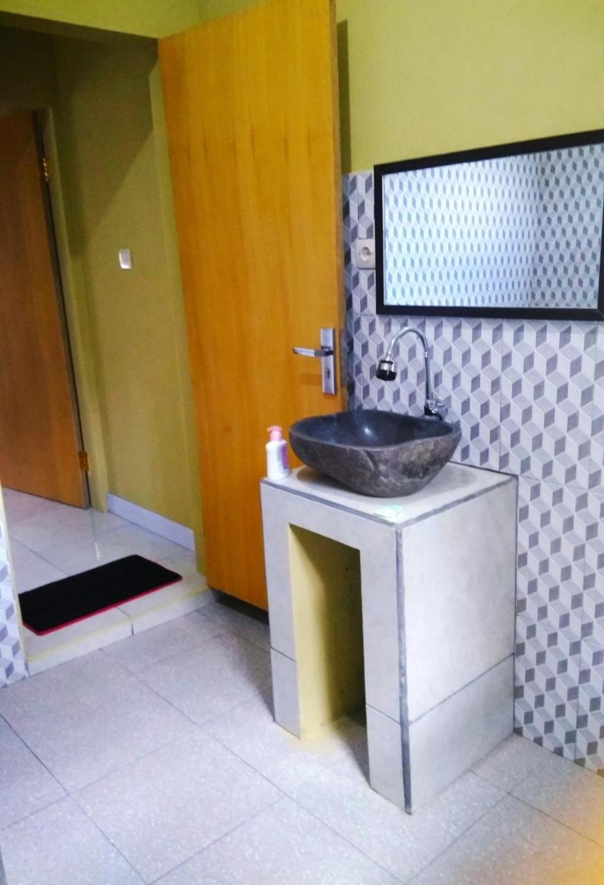 Three V Homestay Kuta  Ngoại thất bức ảnh